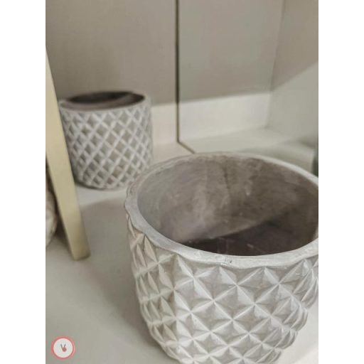 beton kaspó rombusz mintás 